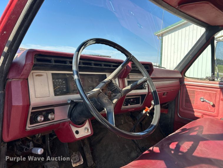 image for item ET3104 1980 Ford  grain truck