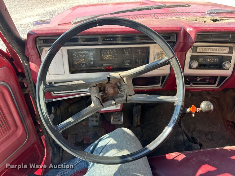 image for item ET3104 1980 Ford  grain truck