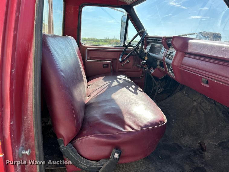 image for item ET3104 1980 Ford  grain truck