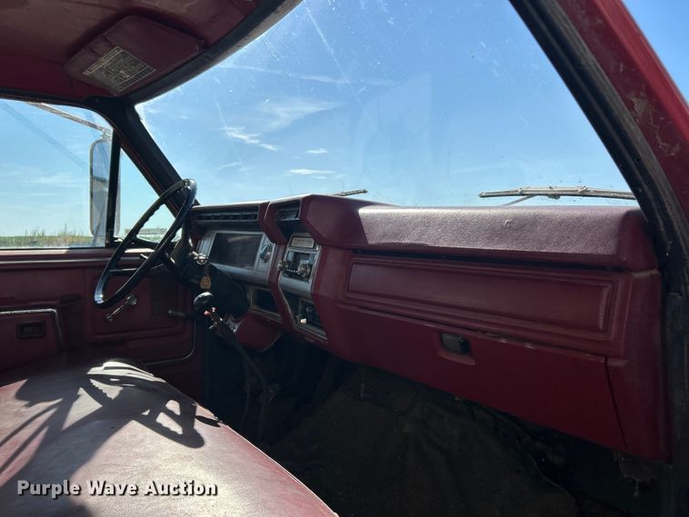 image for item ET3104 1980 Ford  grain truck