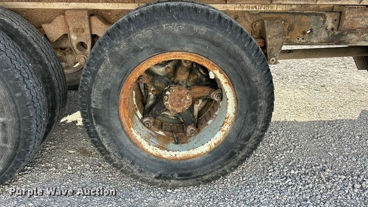 image for item ET3104 1980 Ford  grain truck