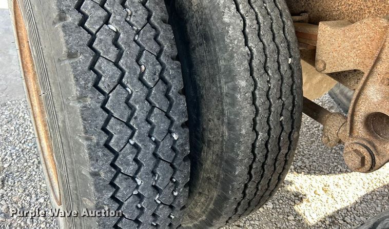 image for item ET3104 1980 Ford  grain truck