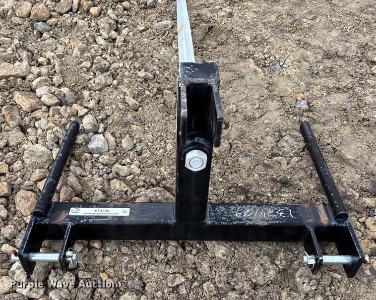 image for item ET4505 Tri-L three point bale spear