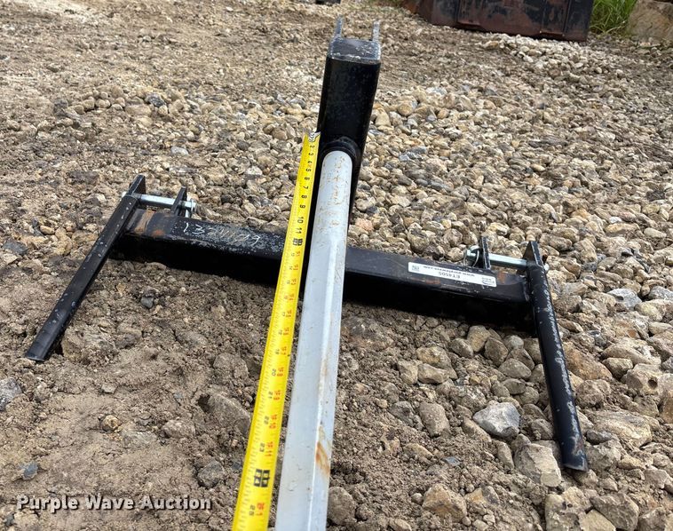 image for item ET4505 Tri-L three point bale spear