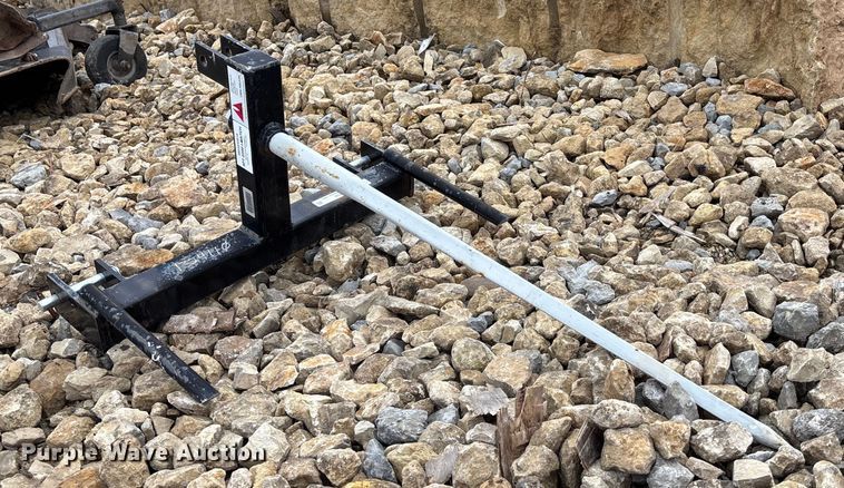 image for item ET4506 Tri-L three point bale spear