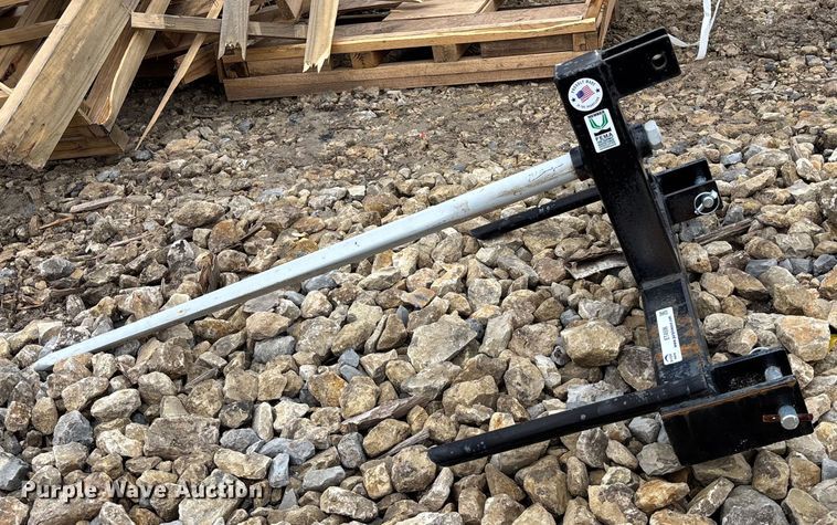 image for item ET4506 Tri-L three point bale spear