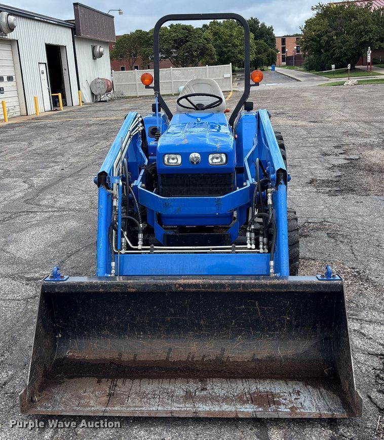 image for item ET4511 2008 New Holland T1520 MFWD tractor