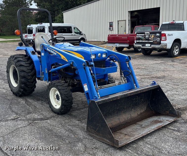 image for item ET4511 2008 New Holland T1520 MFWD tractor