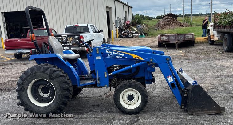 image for item ET4511 2008 New Holland T1520 MFWD tractor