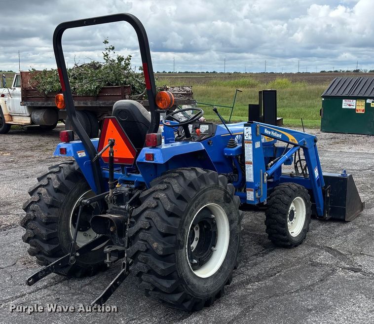 image for item ET4511 2008 New Holland T1520 MFWD tractor