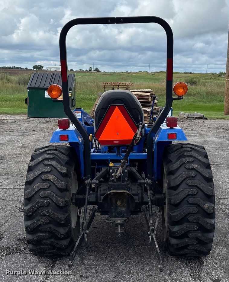 image for item ET4511 2008 New Holland T1520 MFWD tractor