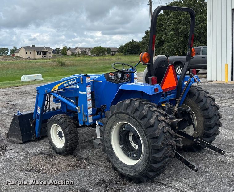 image for item ET4511 2008 New Holland T1520 MFWD tractor