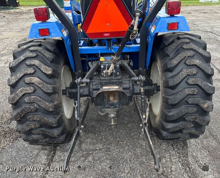 image for item ET4511 2008 New Holland T1520 MFWD tractor