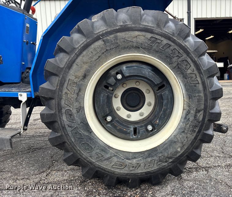 image for item ET4511 2008 New Holland T1520 MFWD tractor