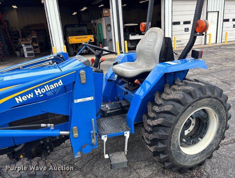 image for item ET4511 2008 New Holland T1520 MFWD tractor