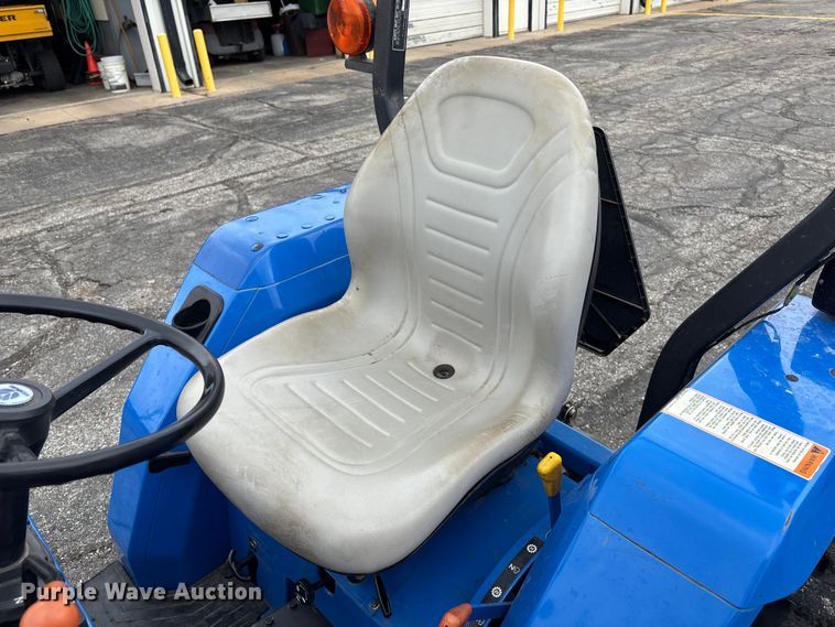 image for item ET4511 2008 New Holland T1520 MFWD tractor