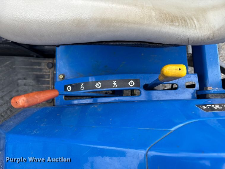 image for item ET4511 2008 New Holland T1520 MFWD tractor