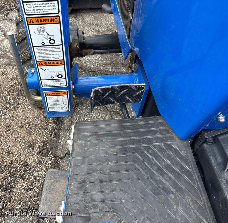 image for item ET4511 2008 New Holland T1520 MFWD tractor