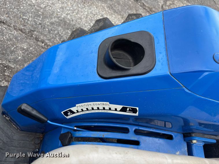 image for item ET4511 2008 New Holland T1520 MFWD tractor