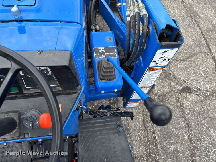 image for item ET4511 2008 New Holland T1520 MFWD tractor