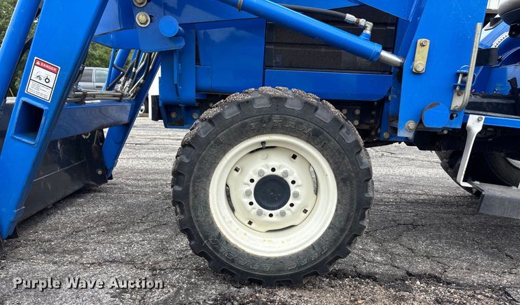 image for item ET4511 2008 New Holland T1520 MFWD tractor