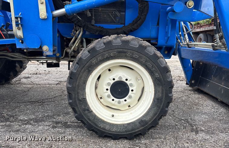 image for item ET4511 2008 New Holland T1520 MFWD tractor