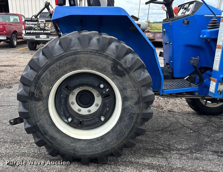 image for item ET4511 2008 New Holland T1520 MFWD tractor