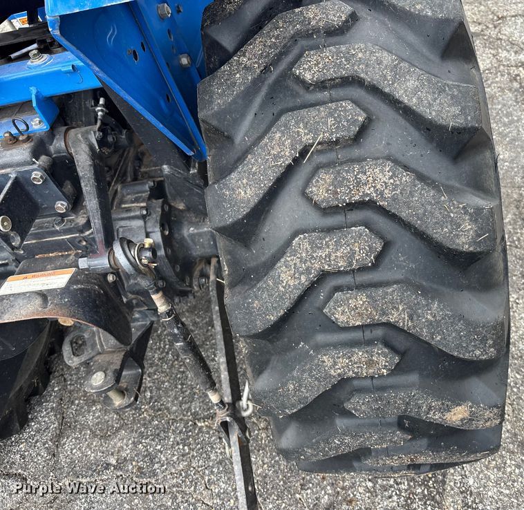 image for item ET4511 2008 New Holland T1520 MFWD tractor