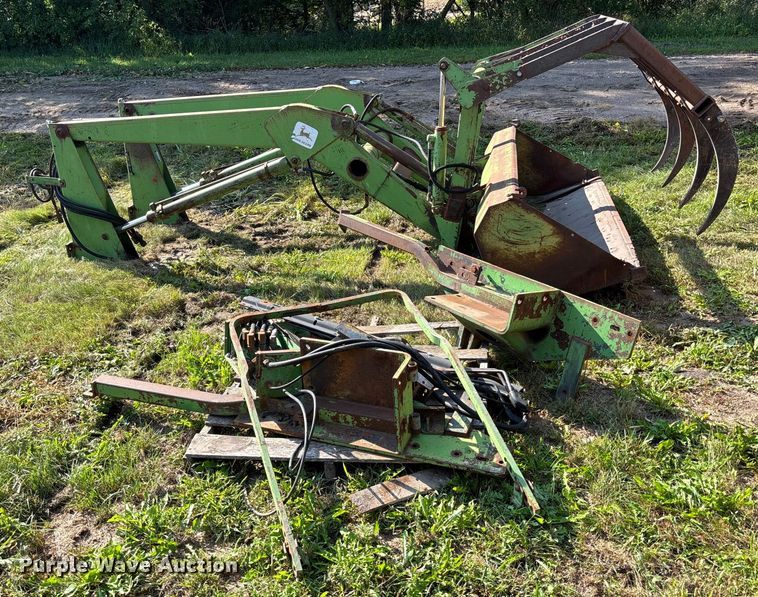 image for item ET4547 John Deere loader