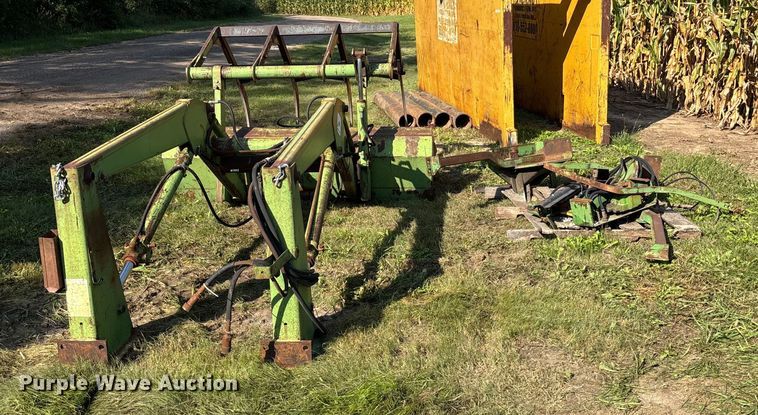 image for item ET4547 John Deere loader