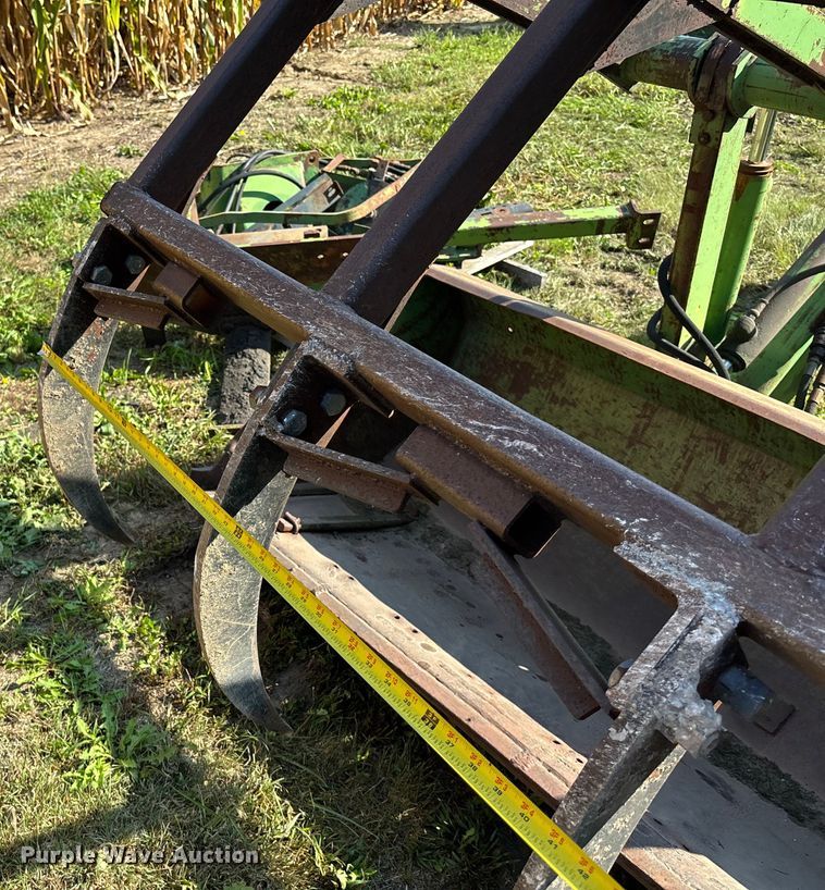 image for item ET4547 John Deere loader