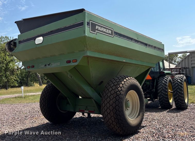 image for item ET4548 Parker 710 grain cart