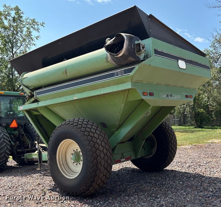 image for item ET4548 Parker 710 grain cart