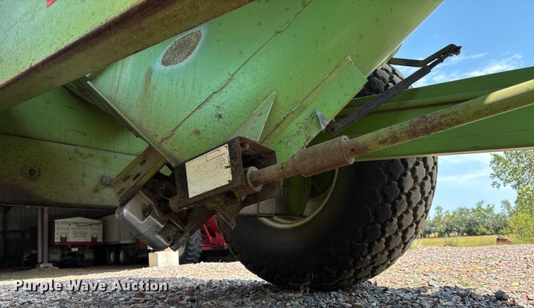 image for item ET4548 Parker 710 grain cart