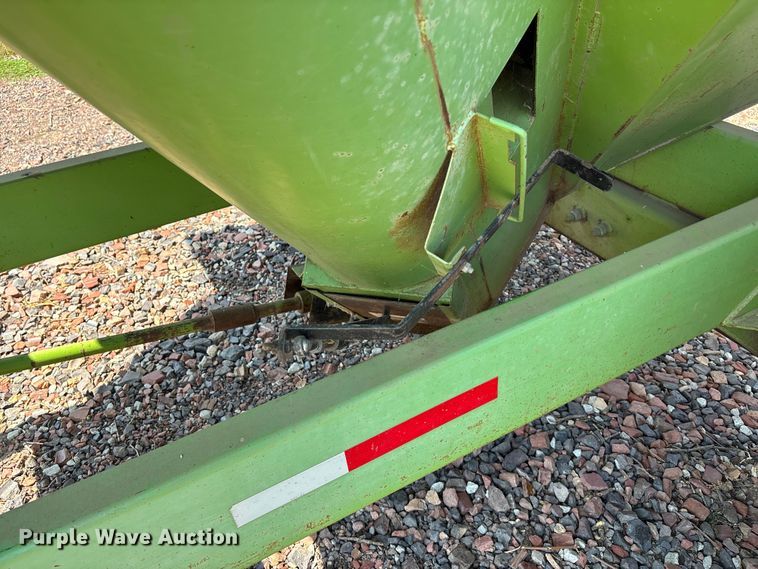 image for item ET4548 Parker 710 grain cart