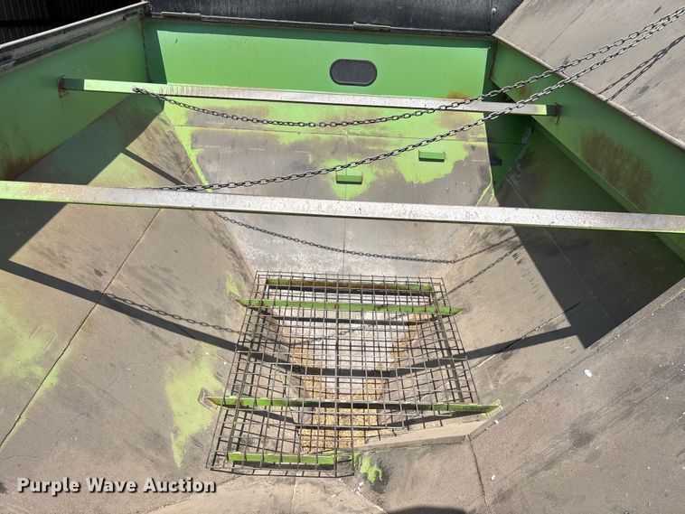 image for item ET4548 Parker 710 grain cart