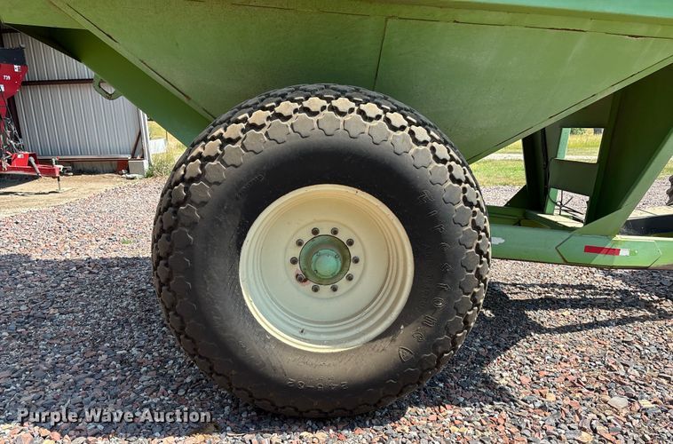 image for item ET4548 Parker 710 grain cart