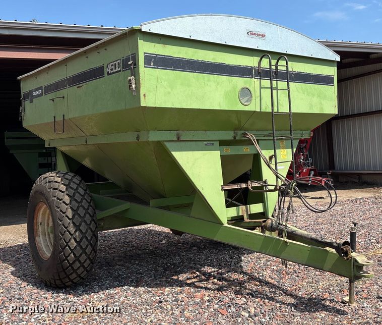 image for item ET4549 Parker 4500 grain cart