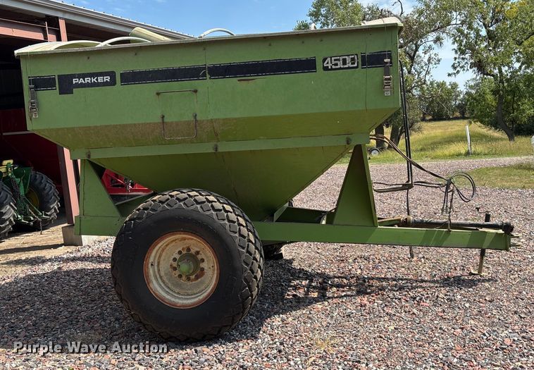 image for item ET4549 Parker 4500 grain cart