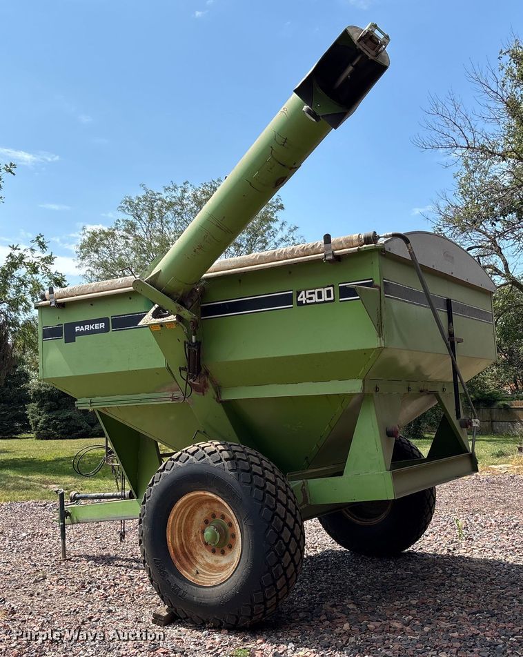image for item ET4549 Parker 4500 grain cart