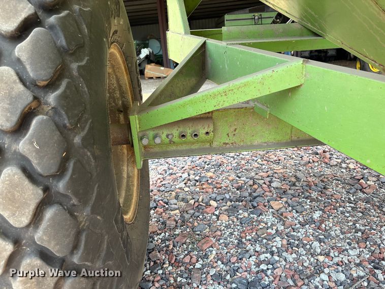 image for item ET4549 Parker 4500 grain cart