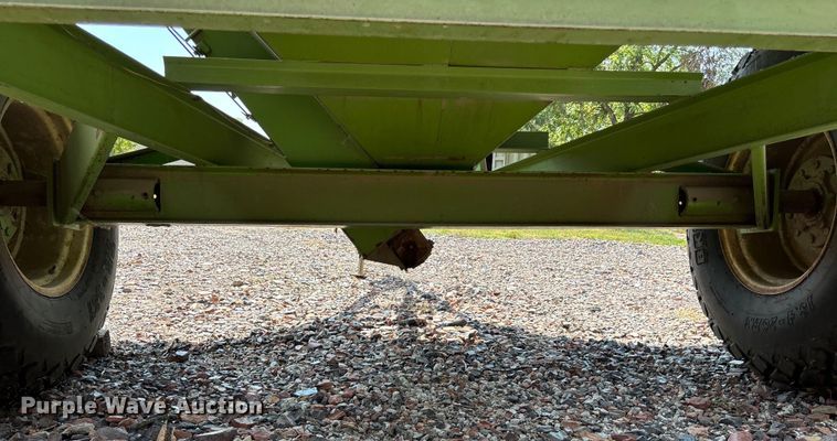 image for item ET4549 Parker 4500 grain cart