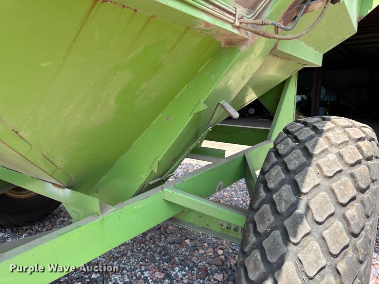 image for item ET4549 Parker 4500 grain cart