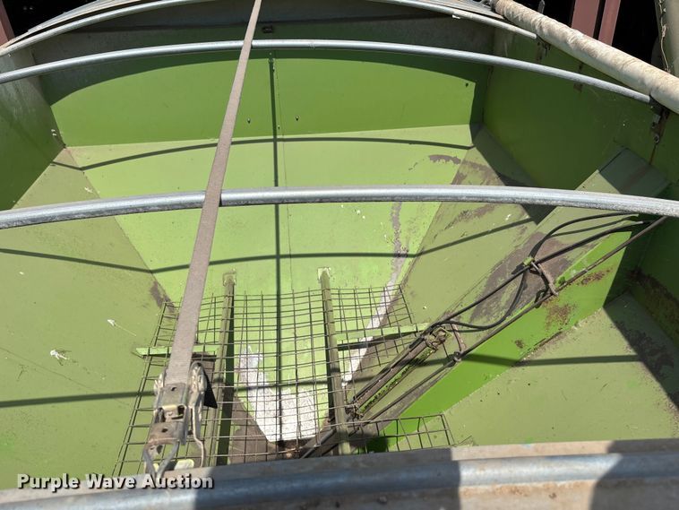 image for item ET4549 Parker 4500 grain cart