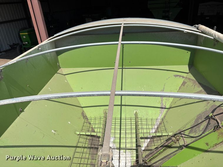 image for item ET4549 Parker 4500 grain cart