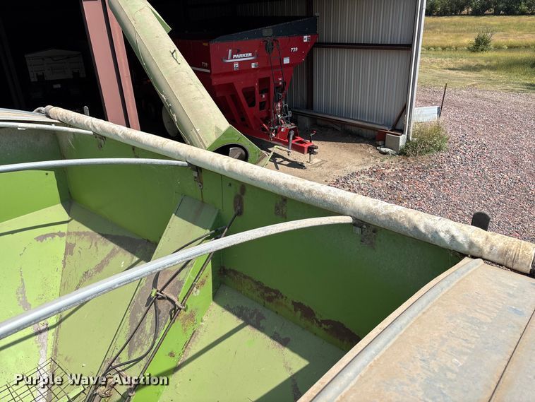 image for item ET4549 Parker 4500 grain cart