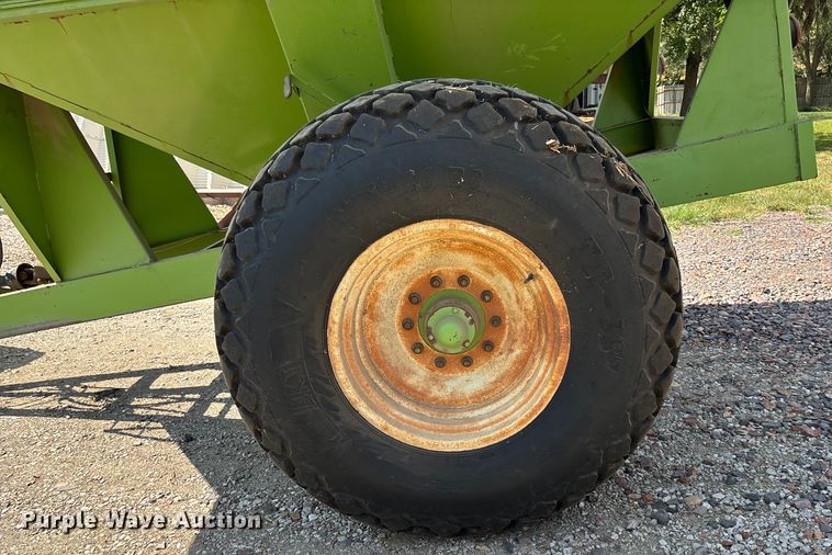 image for item ET4549 Parker 4500 grain cart