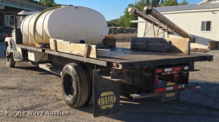 image for item EV1621 1993 Ford LN8000 flatbed truck
