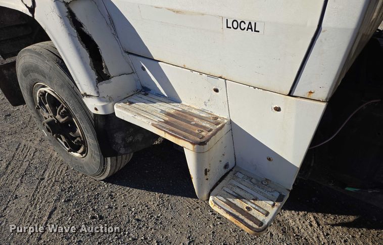 image for item EV1621 1993 Ford LN8000 flatbed truck