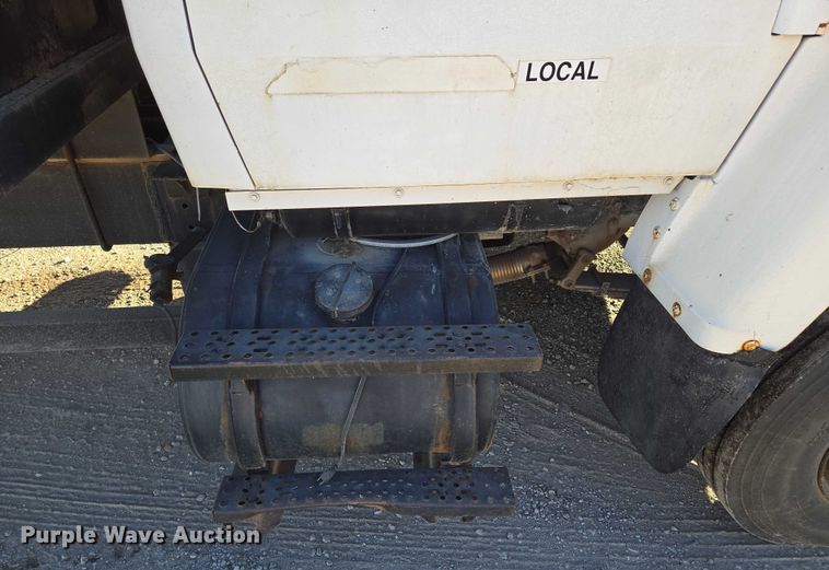 image for item EV1621 1993 Ford LN8000 flatbed truck